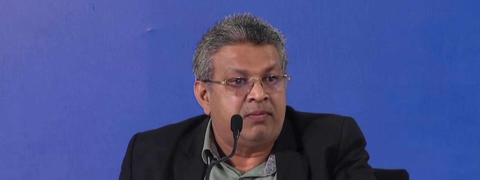 Minister Explains Judicial Retirement Age Proposal